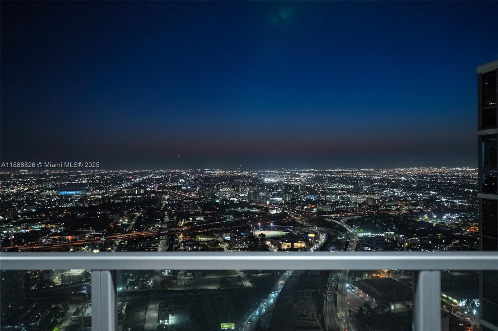 MARQUIS CONDO - Residential
