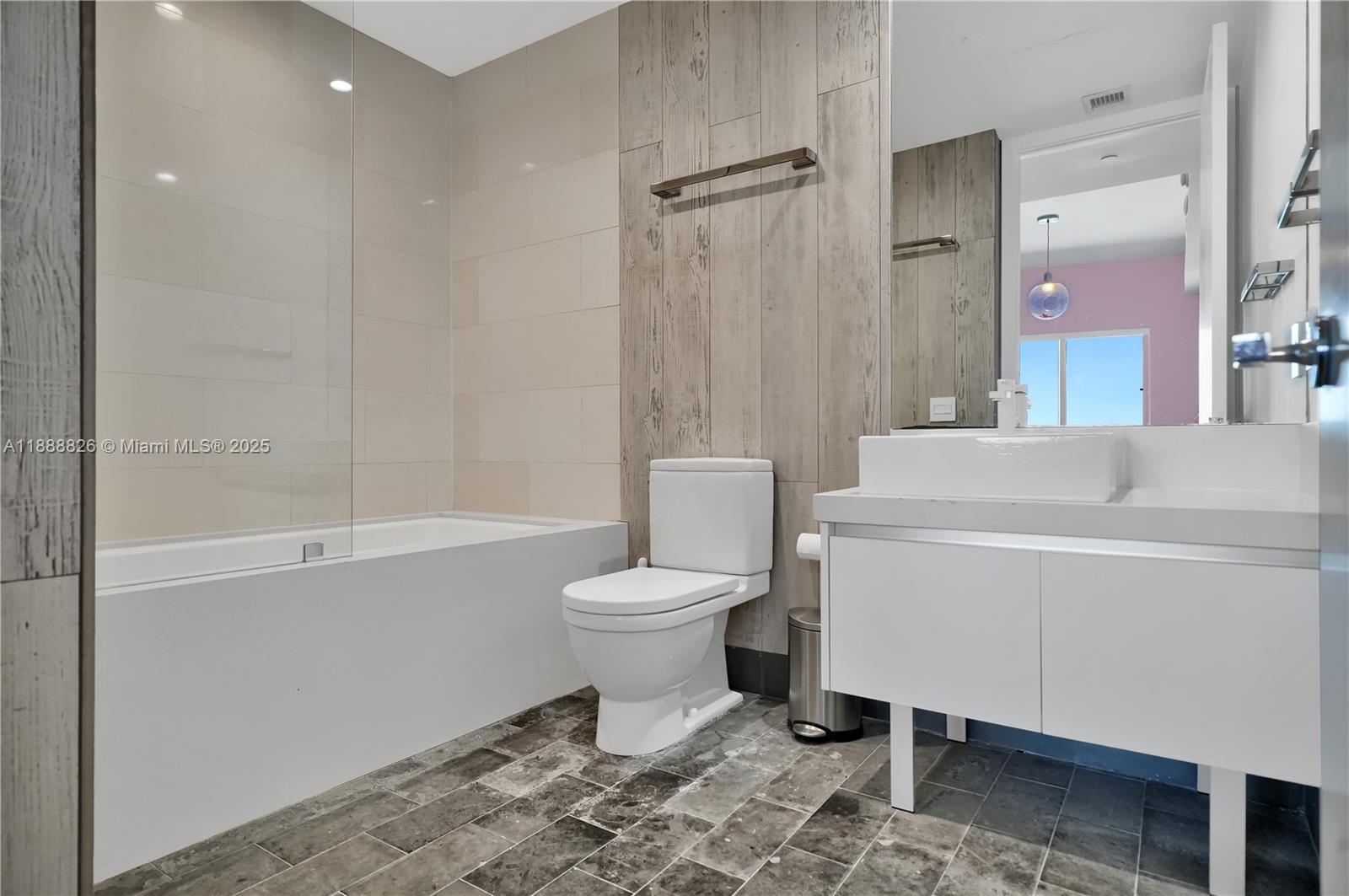 MARQUIS CONDO - Residential