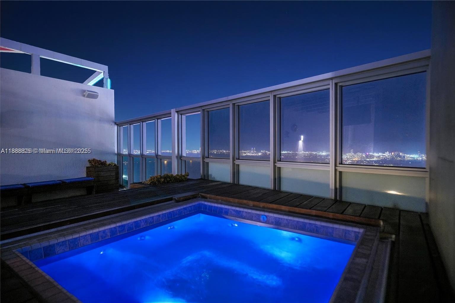 MARQUIS CONDO - Residential