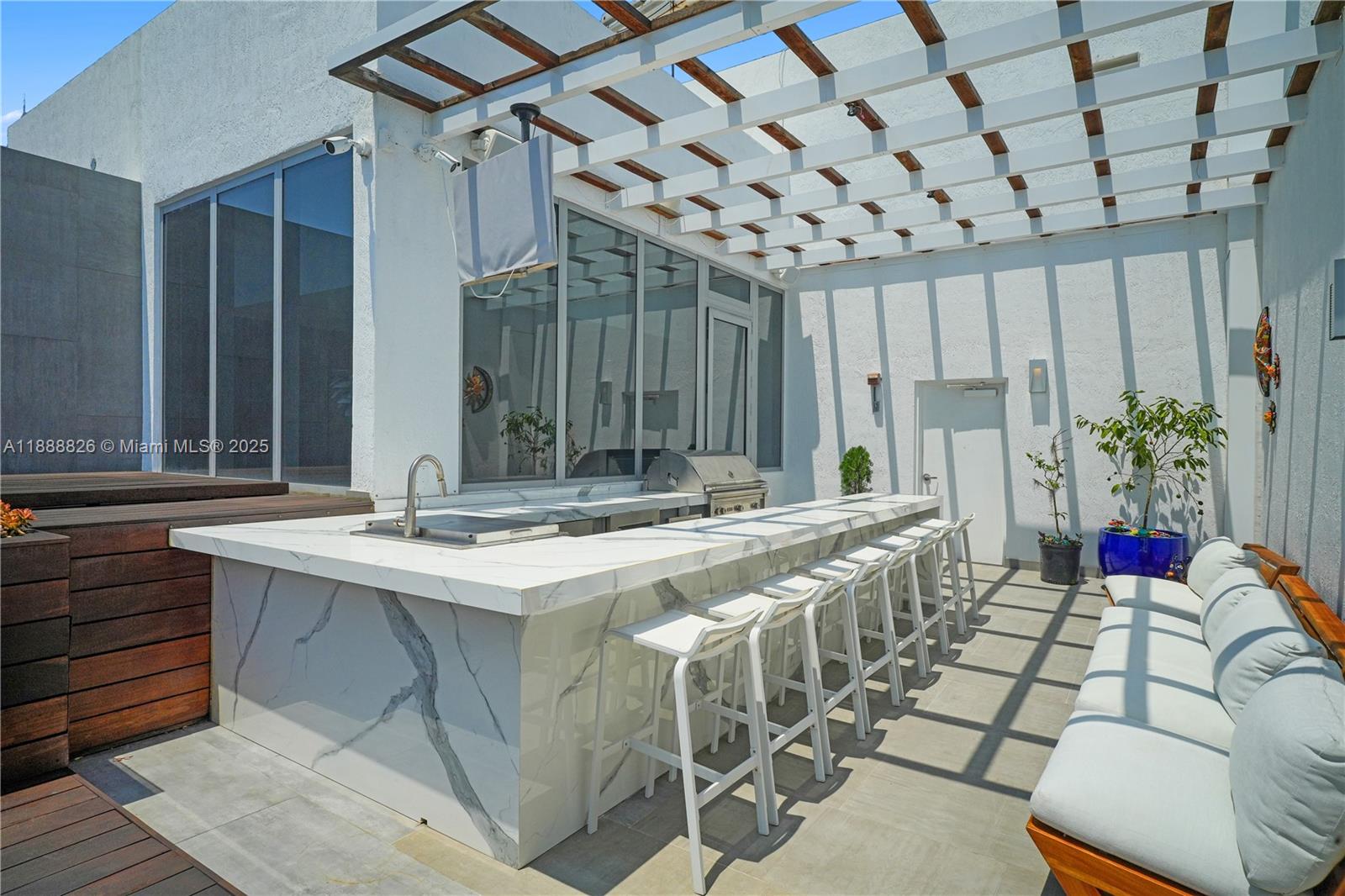 MARQUIS CONDO - Residential