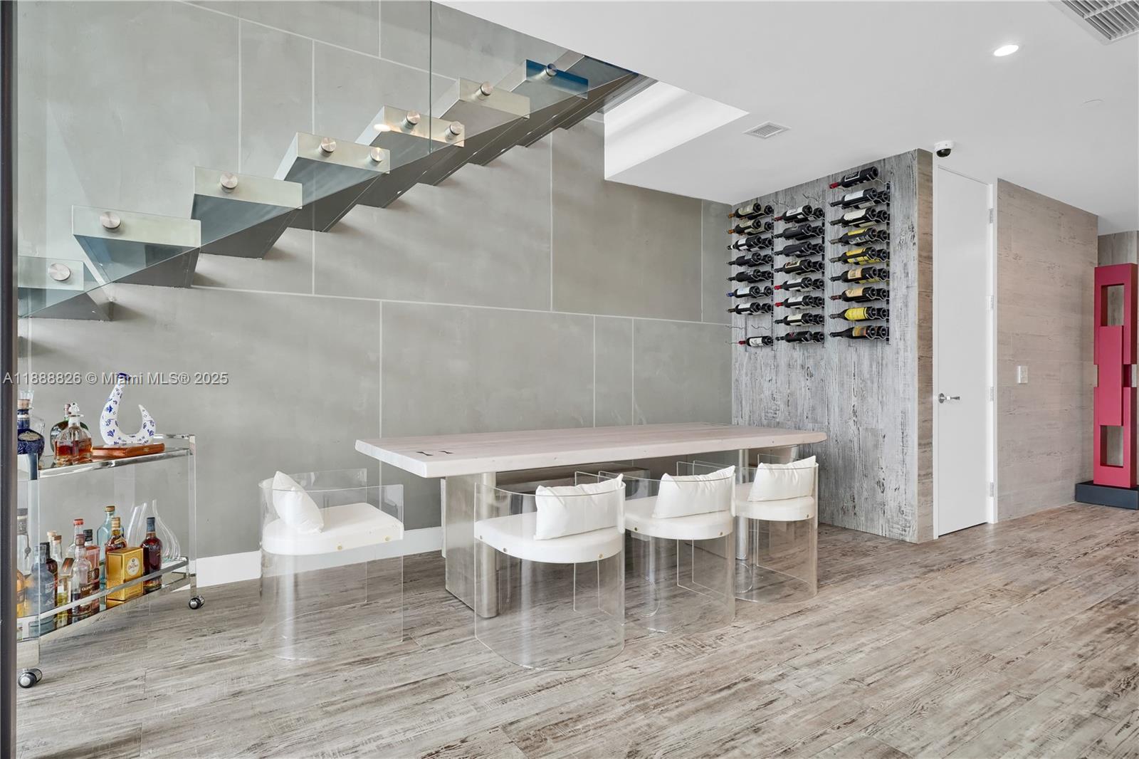 MARQUIS CONDO - Residential