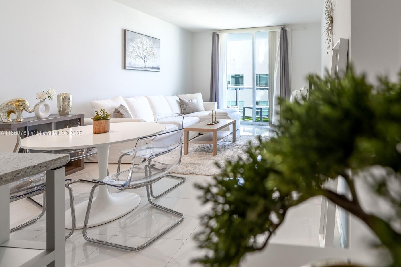 LATITUDE ON THE RIVER CON - Residential