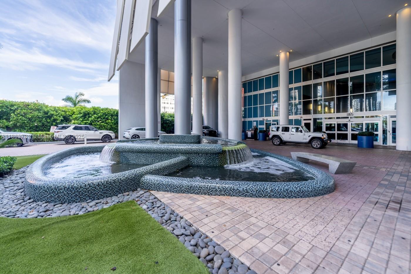 LATITUDE ON THE RIVER CON - Residential