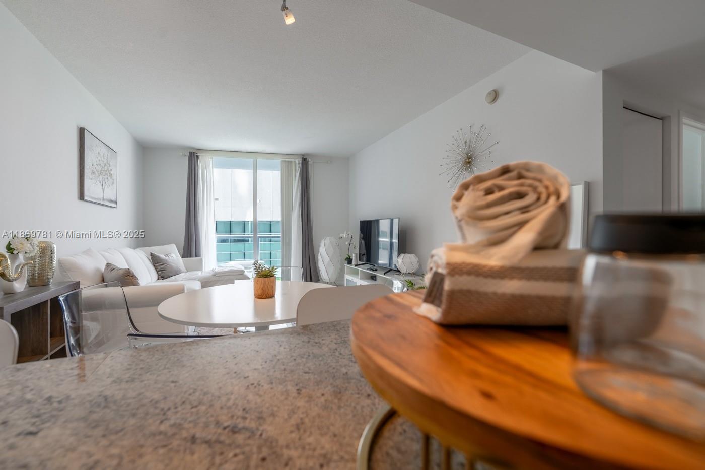 LATITUDE ON THE RIVER CON - Residential