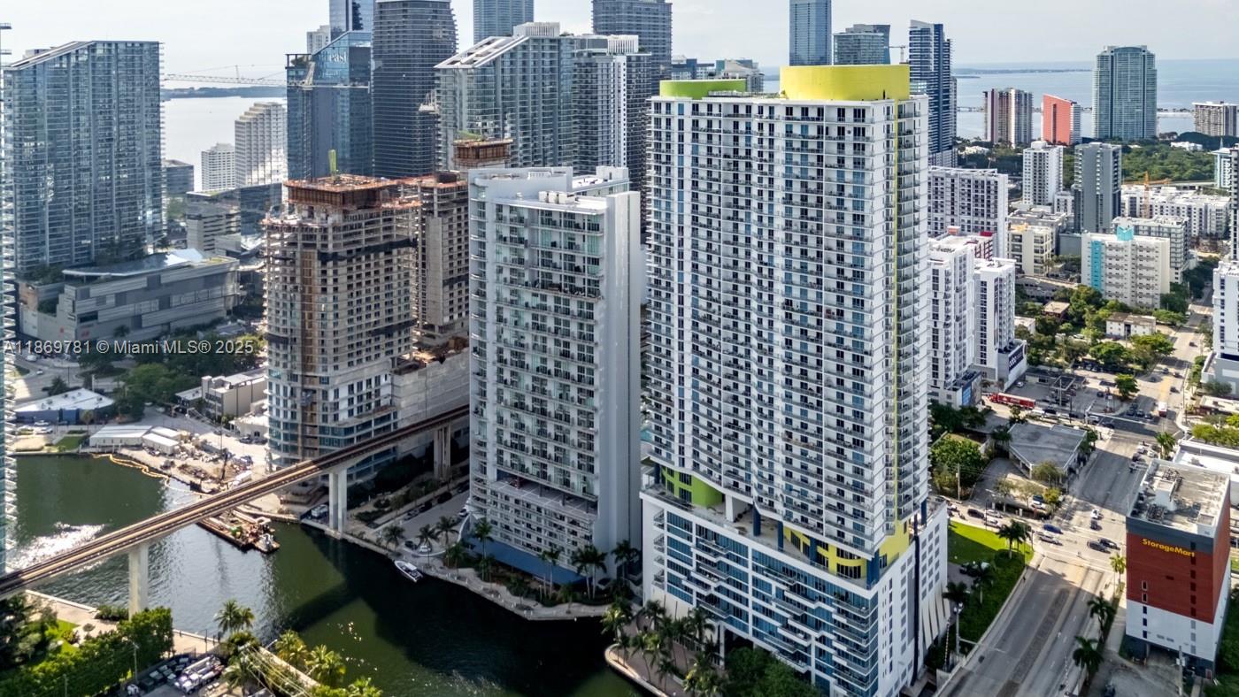 LATITUDE ON THE RIVER CON - Residential