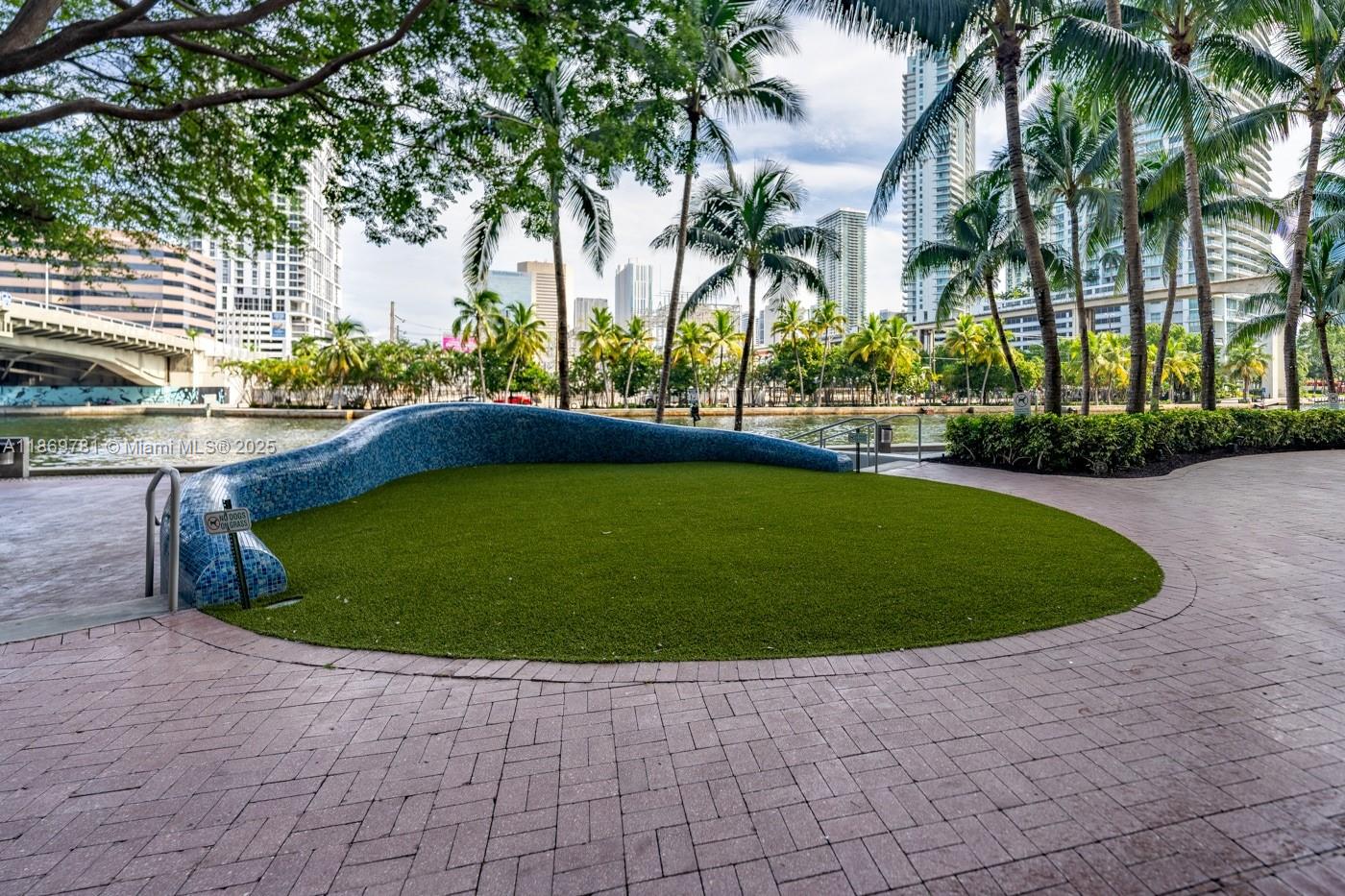 LATITUDE ON THE RIVER CON - Residential