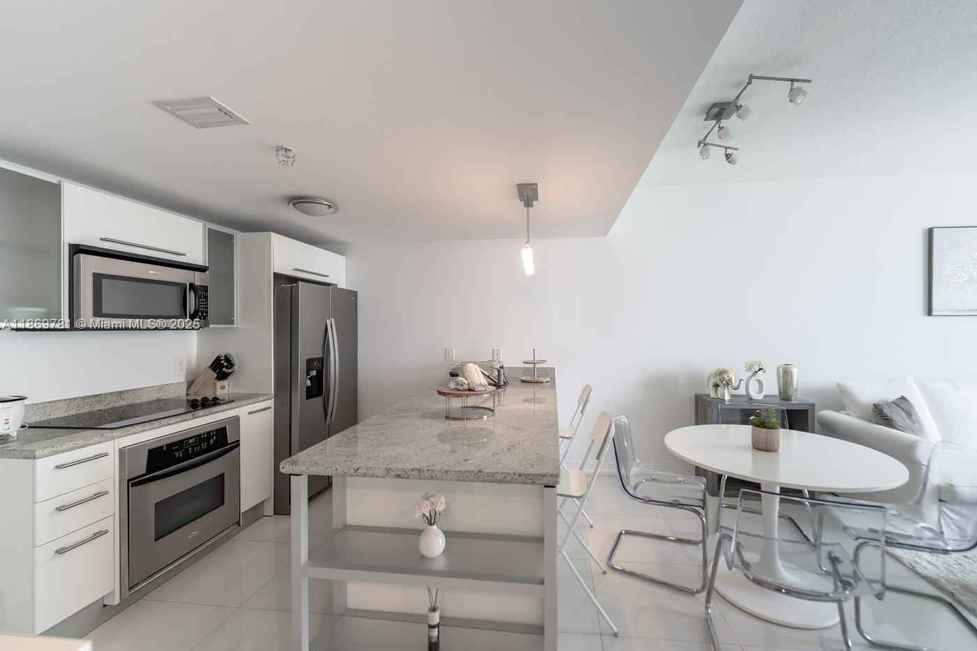 LATITUDE ON THE RIVER CON - Residential