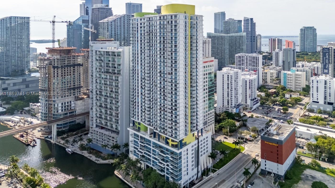 LATITUDE ON THE RIVER CON - Residential