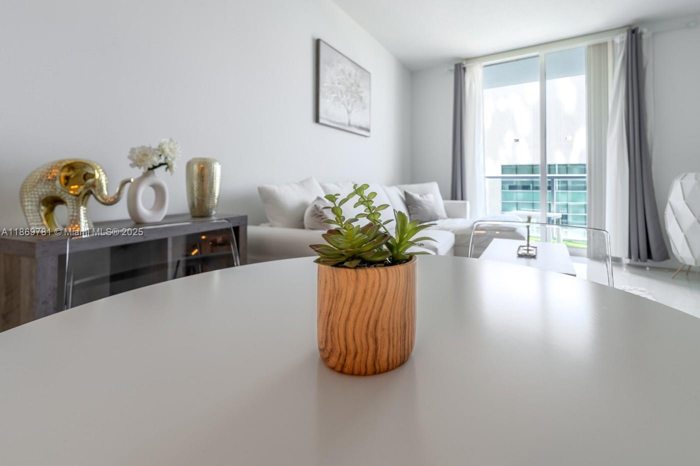 LATITUDE ON THE RIVER CON - Residential