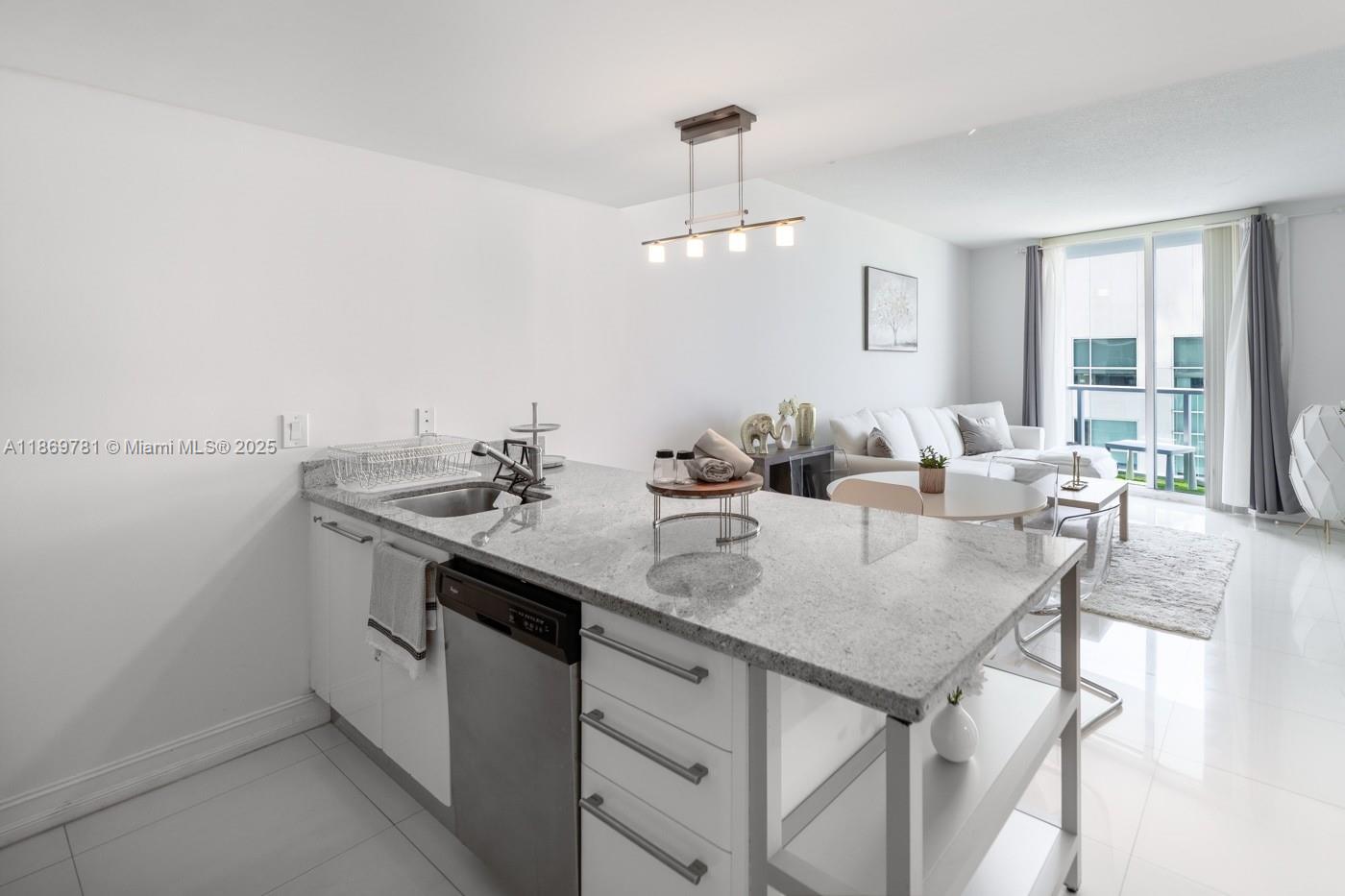 LATITUDE ON THE RIVER CON - Residential