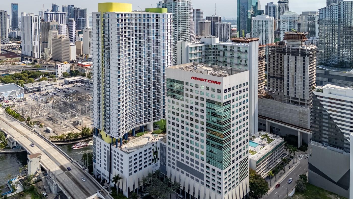 LATITUDE ON THE RIVER CON - Residential