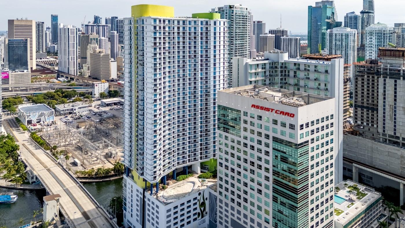 LATITUDE ON THE RIVER CON - Residential