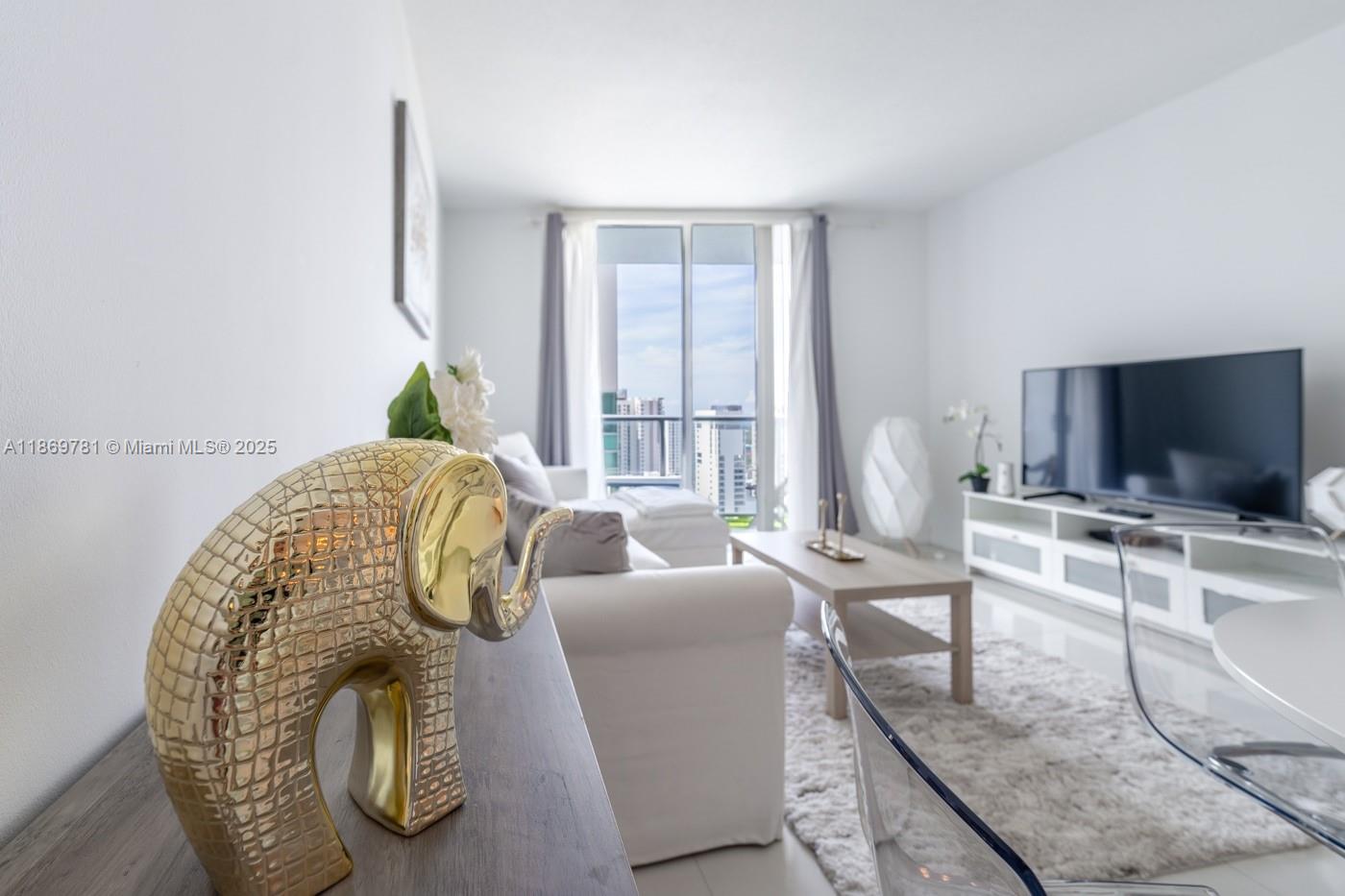 LATITUDE ON THE RIVER CON - Residential