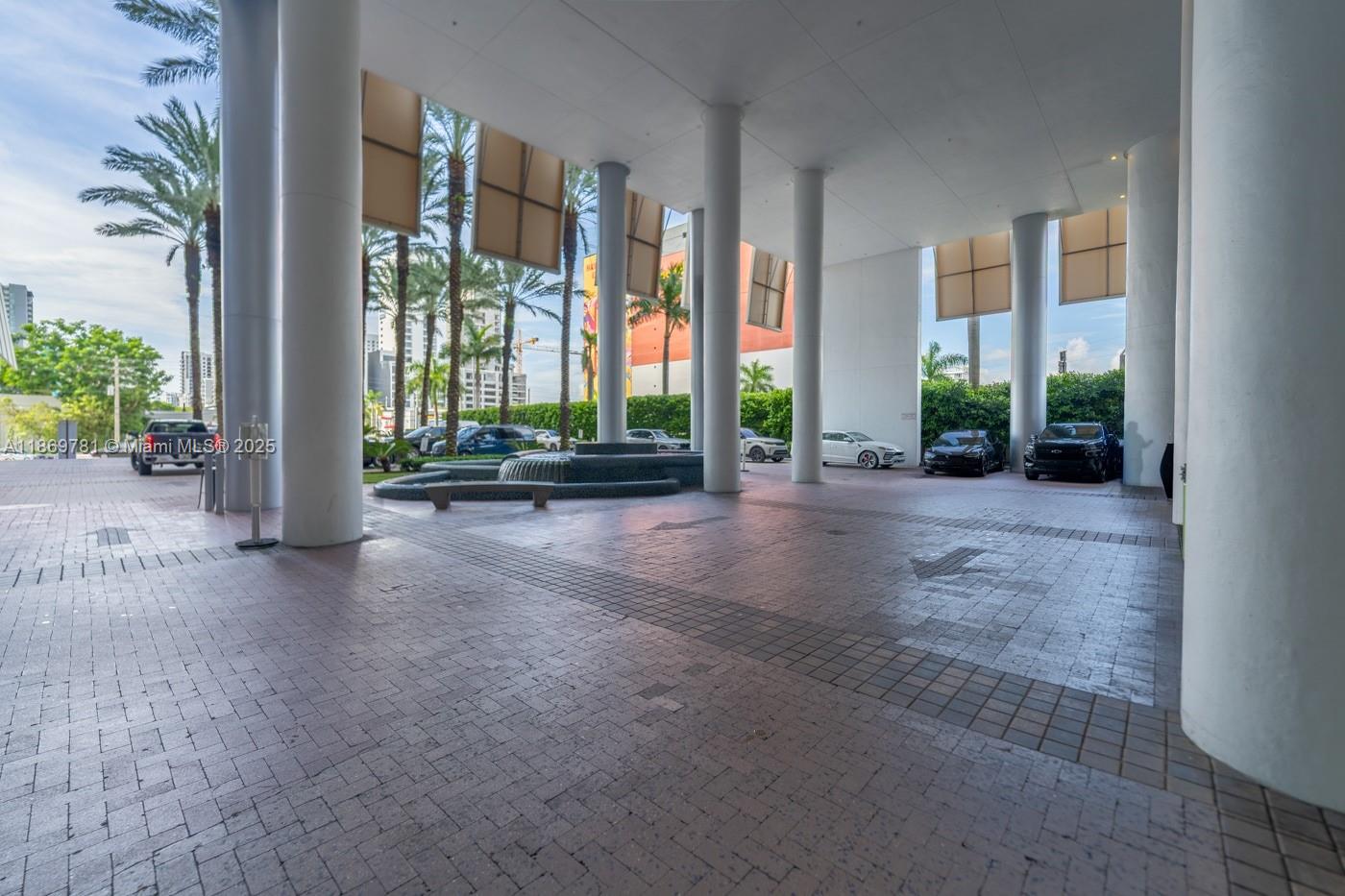 LATITUDE ON THE RIVER CON - Residential