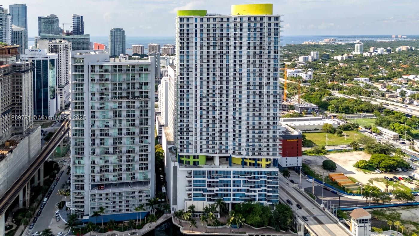 LATITUDE ON THE RIVER CON - Residential