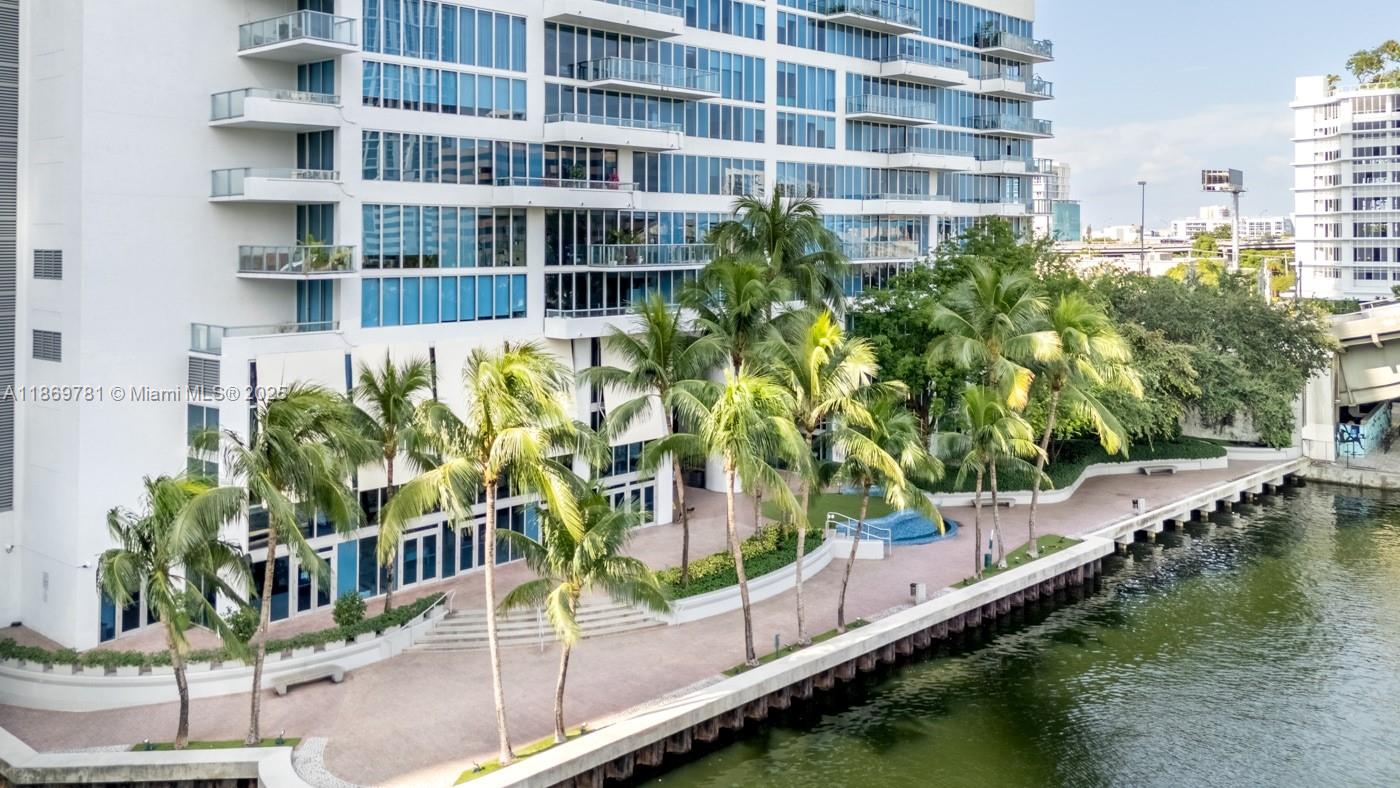 LATITUDE ON THE RIVER CON - Residential