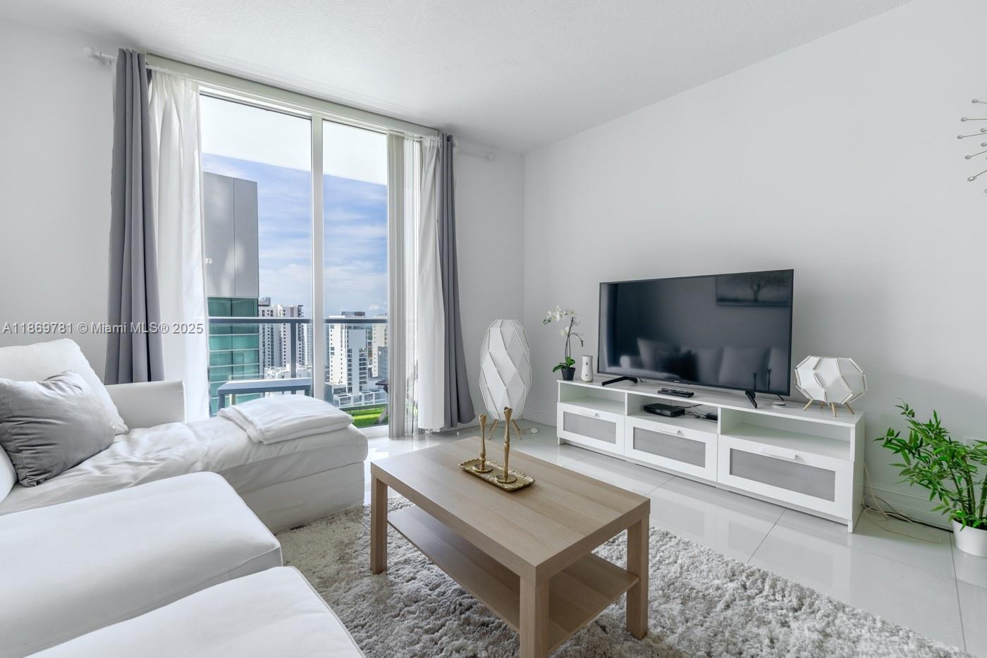 LATITUDE ON THE RIVER CON - Residential