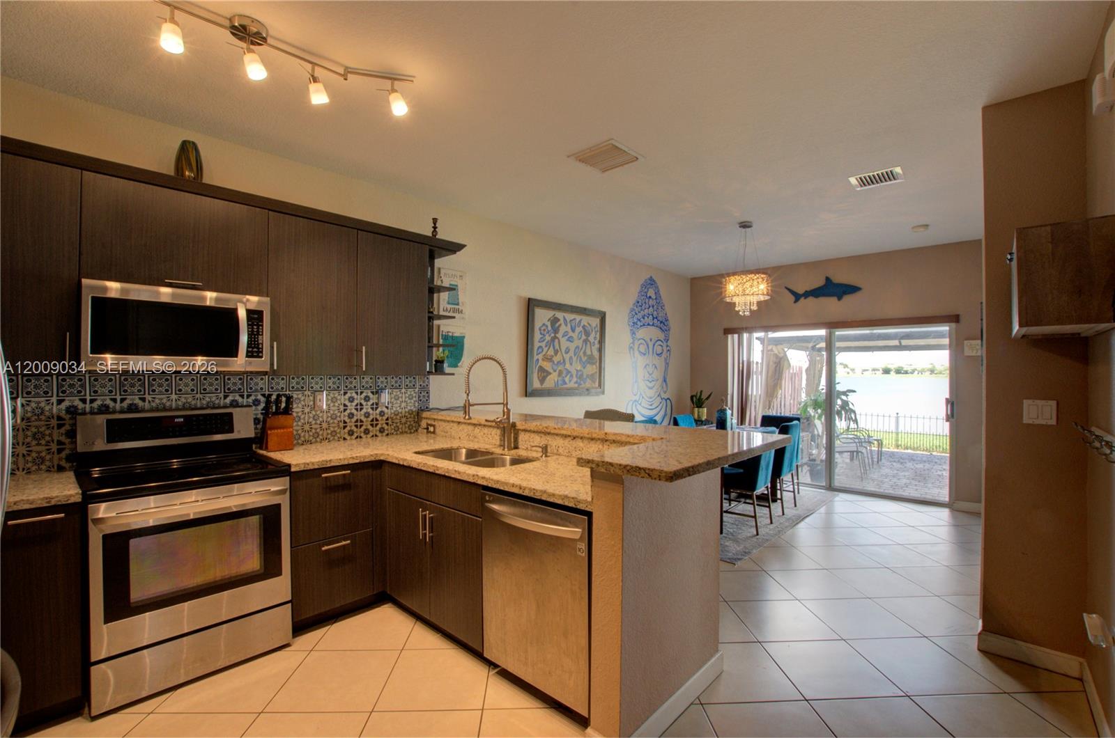 LAKES BY THE BAY GEE - Residential