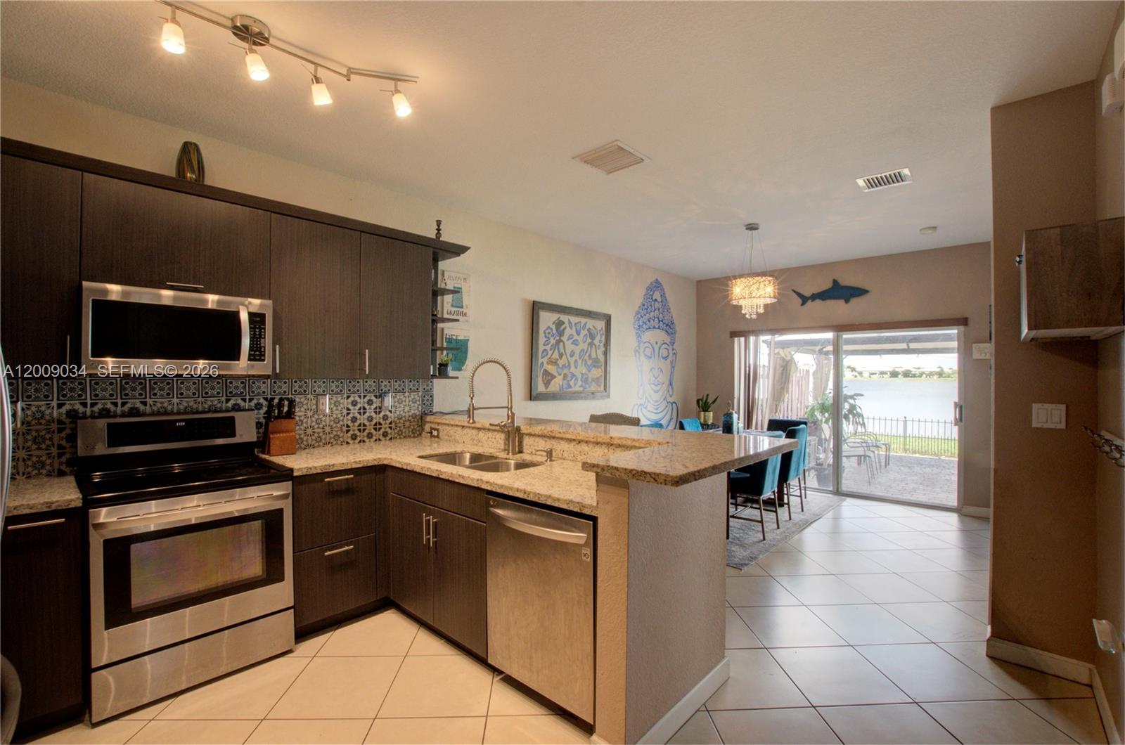 LAKES BY THE BAY GEE - Residential