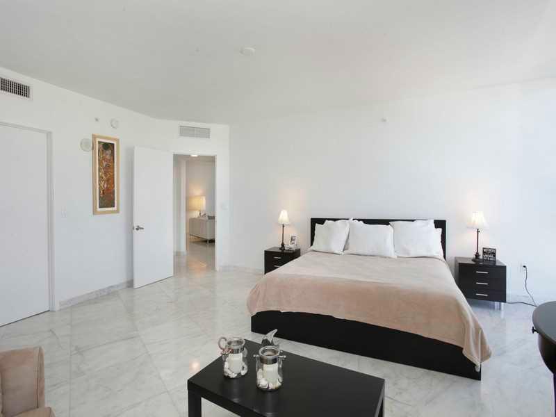 TRUMP ROYALE CONDO - Residential Lease