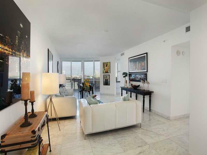 TRUMP ROYALE CONDO - Residential Lease