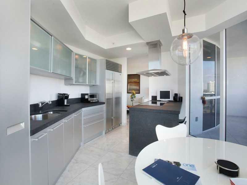 TRUMP ROYALE CONDO - Residential Lease