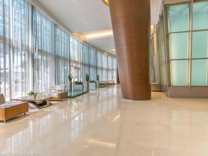 TRUMP ROYALE CONDO - Residential Lease