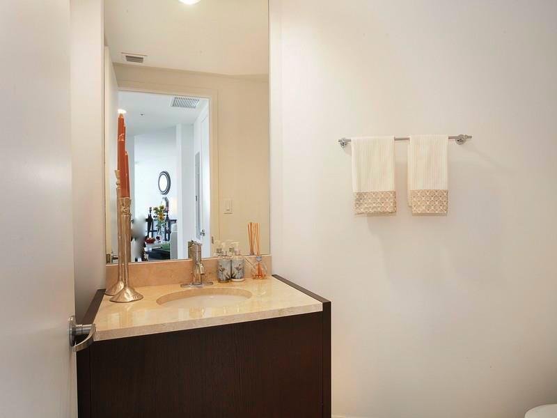 TRUMP ROYALE CONDO - Residential Lease