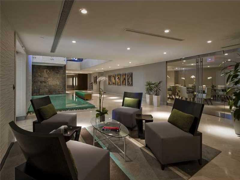 TRUMP ROYALE CONDO - Residential Lease