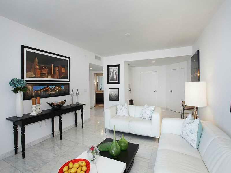 TRUMP ROYALE CONDO - Residential Lease