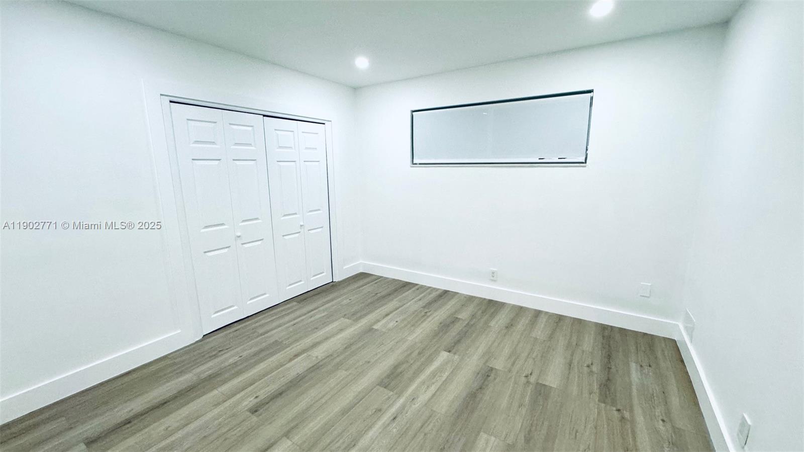 HOLLYWOOD HILLS - Residential Lease