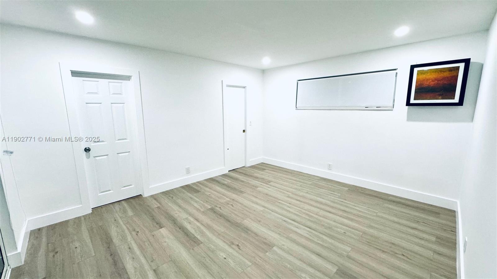 HOLLYWOOD HILLS - Residential Lease