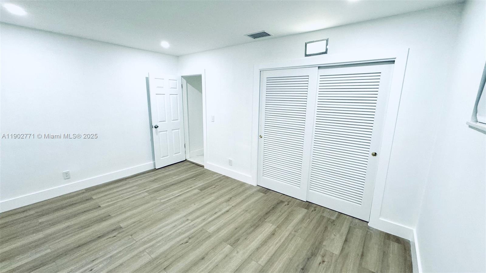 HOLLYWOOD HILLS - Residential Lease