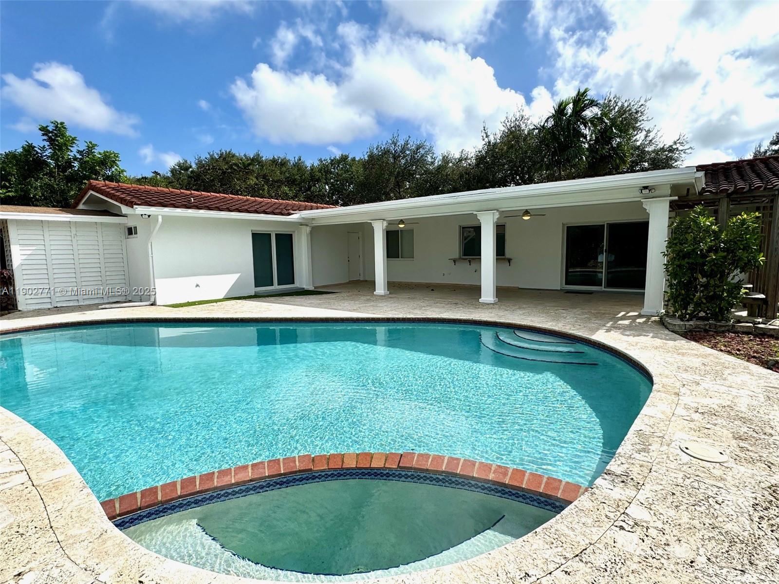 HOLLYWOOD HILLS - Residential Lease