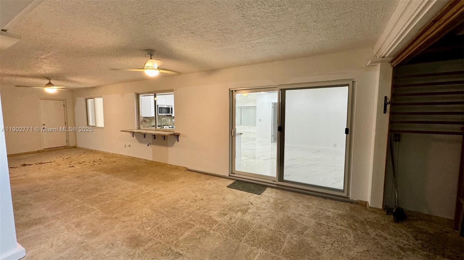 HOLLYWOOD HILLS - Residential Lease