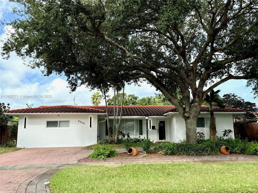 Photo of 4719 Madison St, Hollywood, FL 33021 (MLS # A11902771)