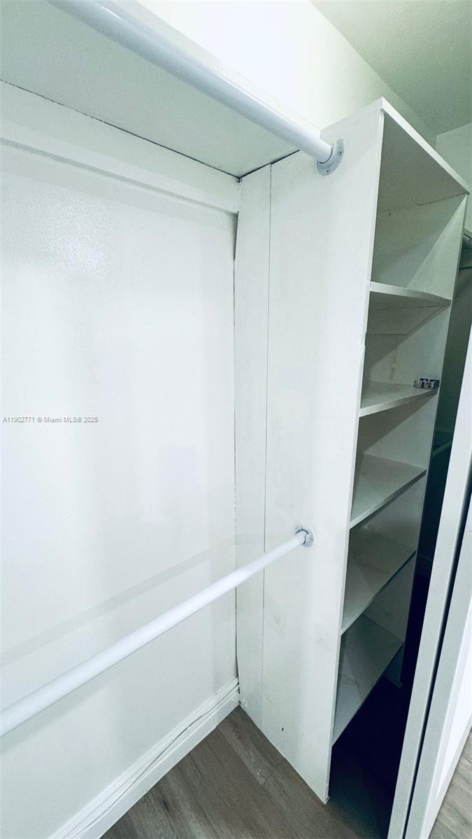 HOLLYWOOD HILLS - Residential Lease