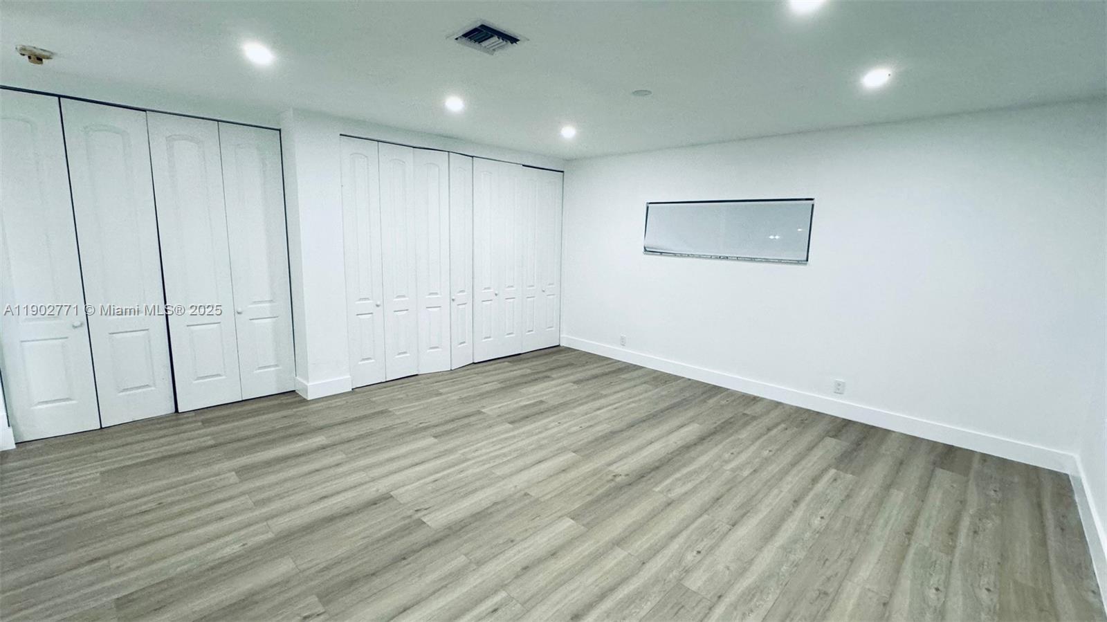 HOLLYWOOD HILLS - Residential Lease