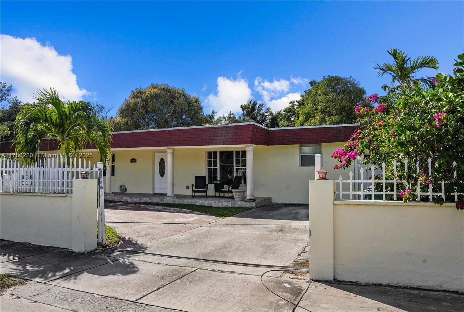 Rental Property at 19310 Nw 48th Ct Left Unit, Miami Gardens, Broward County, Florida - Bedrooms: 1 
Bathrooms: 1  - $1,500 MO.