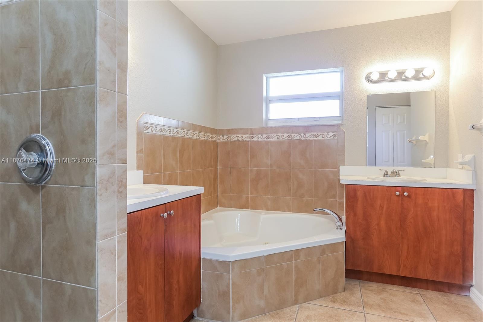 TOWN & COUNTRY ACRES - Residential Lease