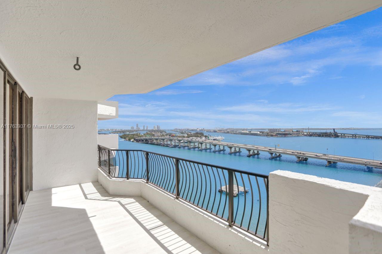Rental Property at 555 Ne 15th St 20I, Miami, Broward County, Florida - Bedrooms: 1 
Bathrooms: 2  - $2,550 MO.