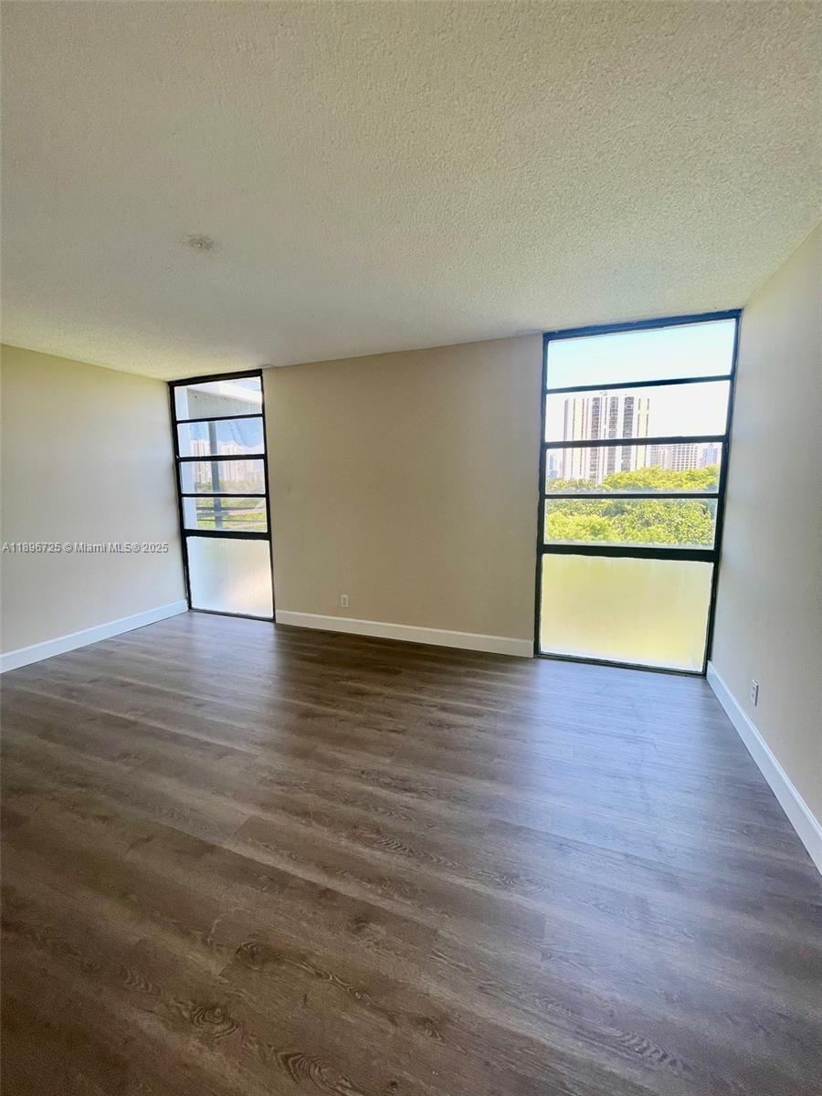 BISCAYA IV CONDO - Residential Lease