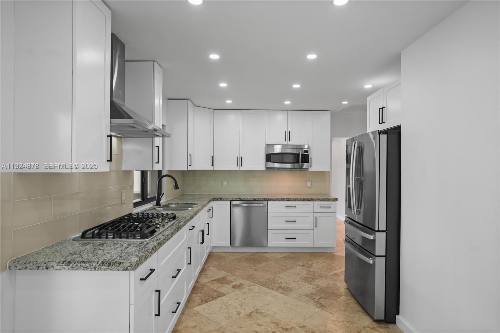 SAGA BAY SEC 1 PT 6 - Residential Lease