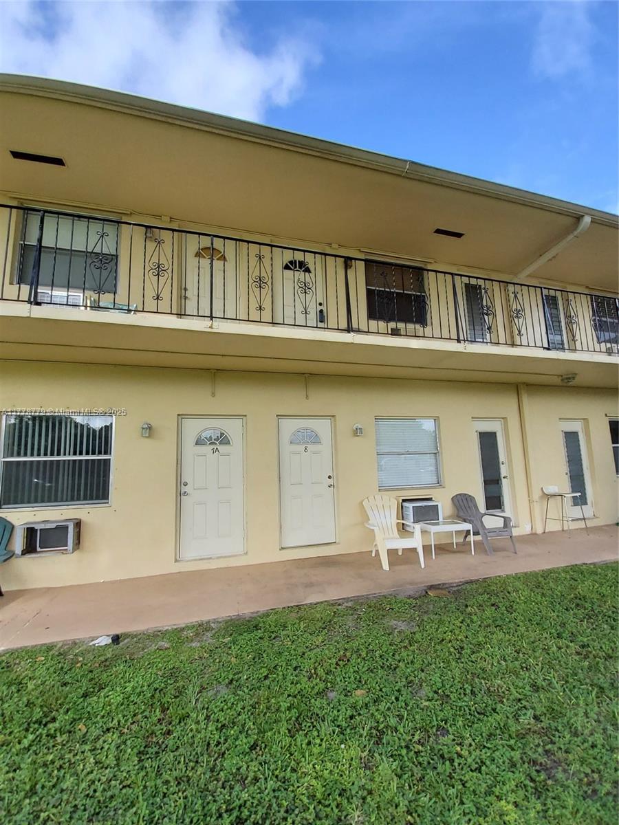 2621 Grant St 8A, Hollywood, Broward County, Florida - 1 Bedrooms  
1 Bathrooms - 