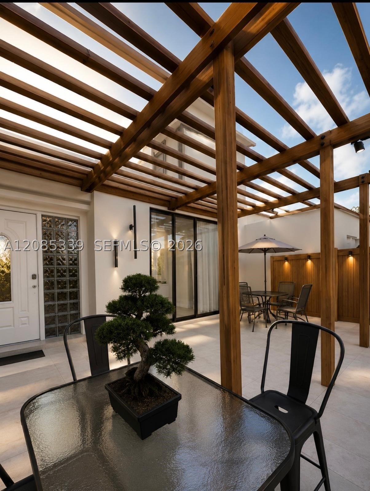 1758 SW 131st Place Cir S, Miami, FL, 33175/$580,000 1 1758 SW 131st Place Cir S