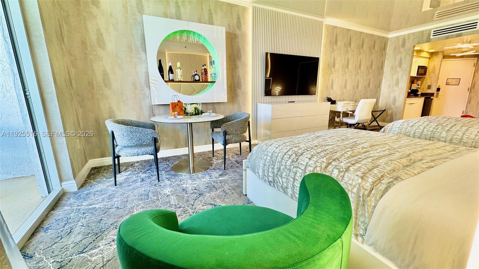 TRUMP INTERNATIONAL SONES - Residential