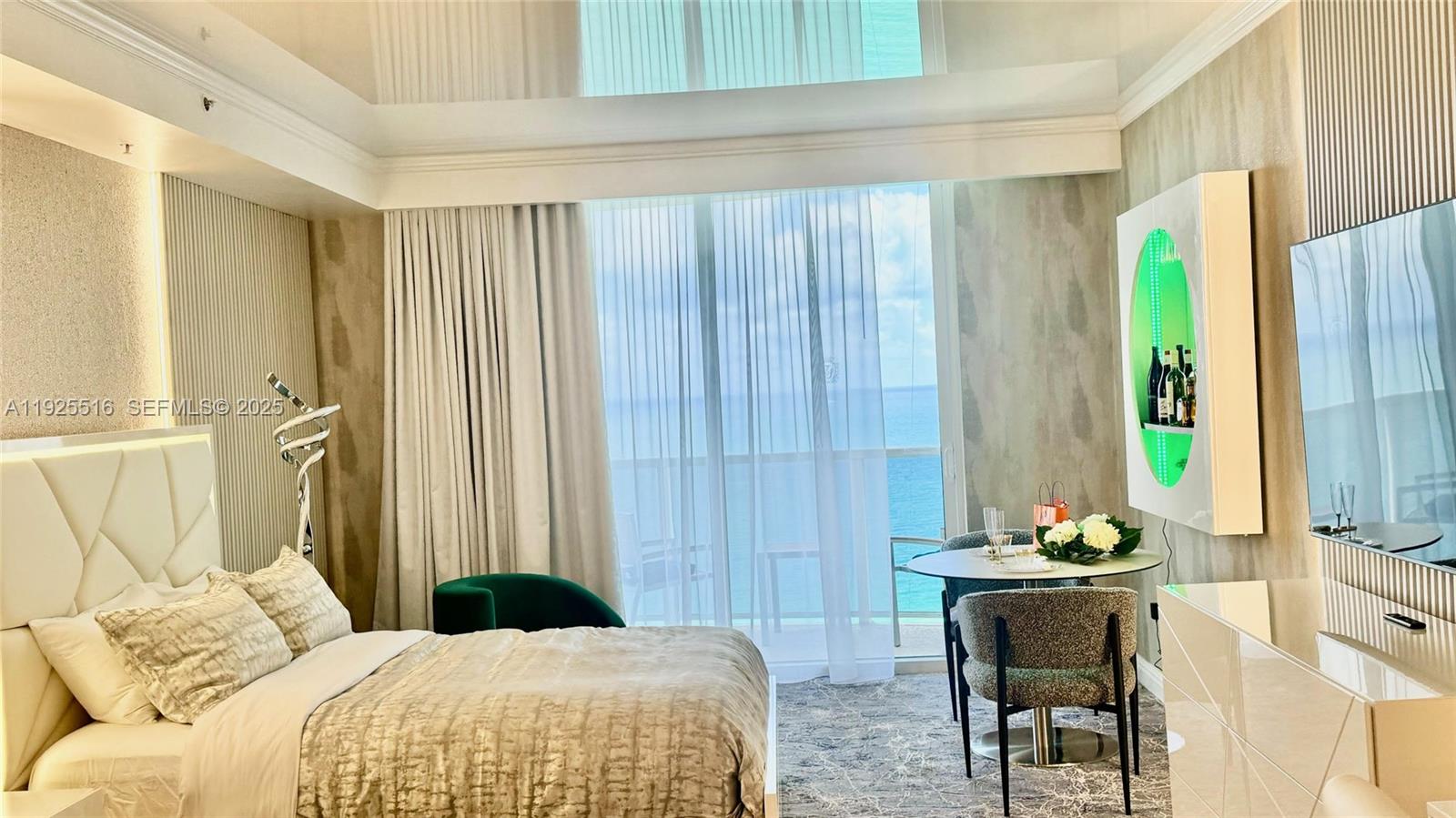 TRUMP INTERNATIONAL SONES - Residential