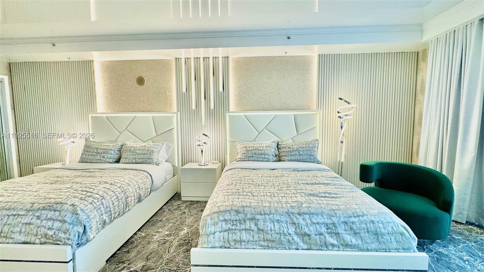 TRUMP INTERNATIONAL SONES - Residential