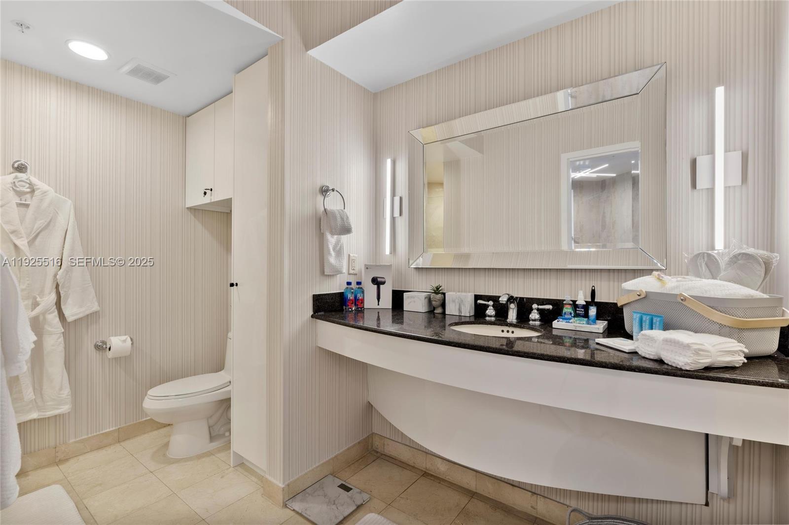 TRUMP INTERNATIONAL SONES - Residential