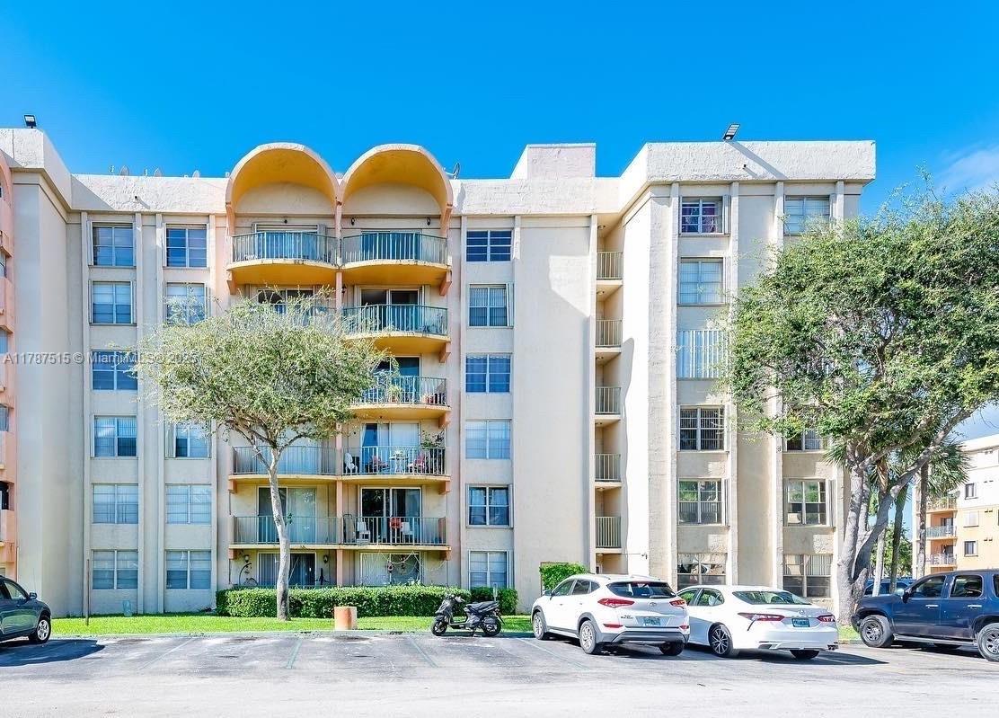 Rental Property at 9350 Fontainebleau Blvd 307, Miami, Broward County, Florida - Bedrooms: 2 
Bathrooms: 2  - $2,400 MO.